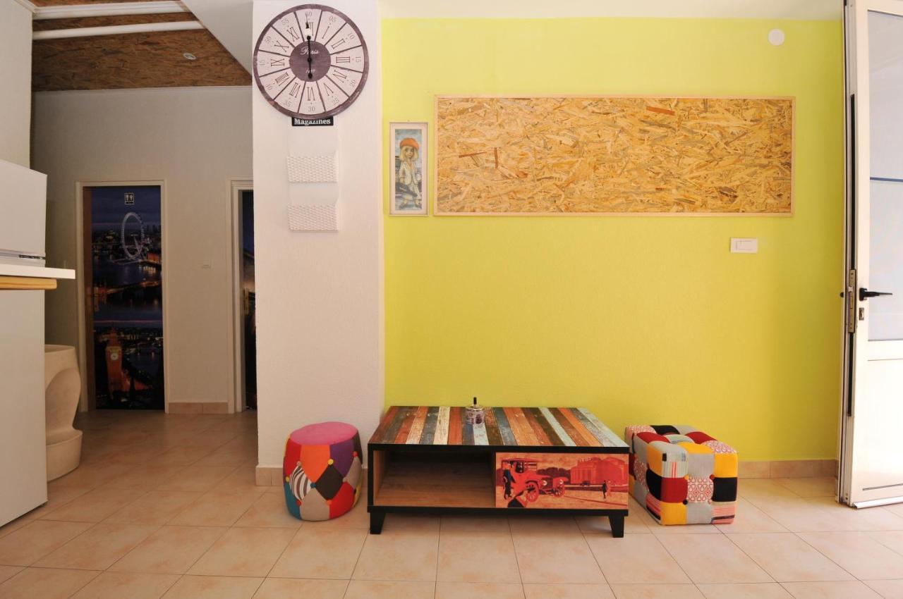 Oasis Hostel スプリト エクステリア 写真