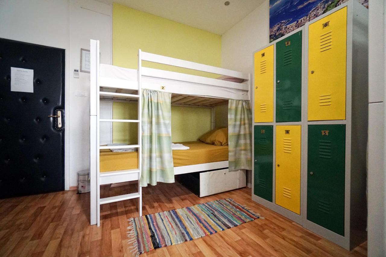 Oasis Hostel スプリト エクステリア 写真