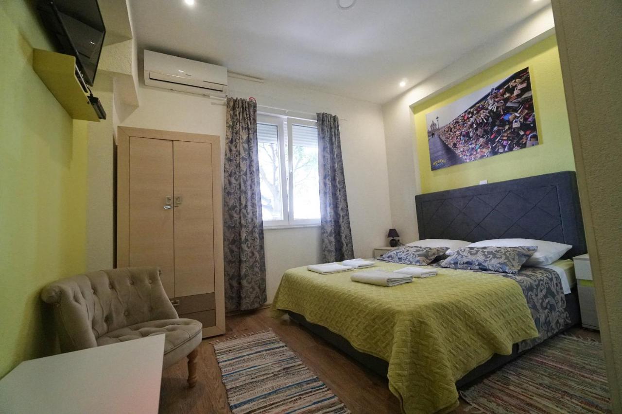 Oasis Hostel スプリト エクステリア 写真
