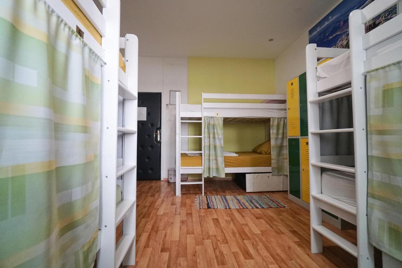 Oasis Hostel スプリト エクステリア 写真