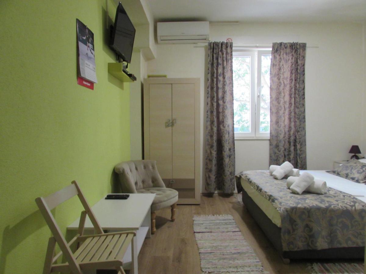 Oasis Hostel スプリト エクステリア 写真
