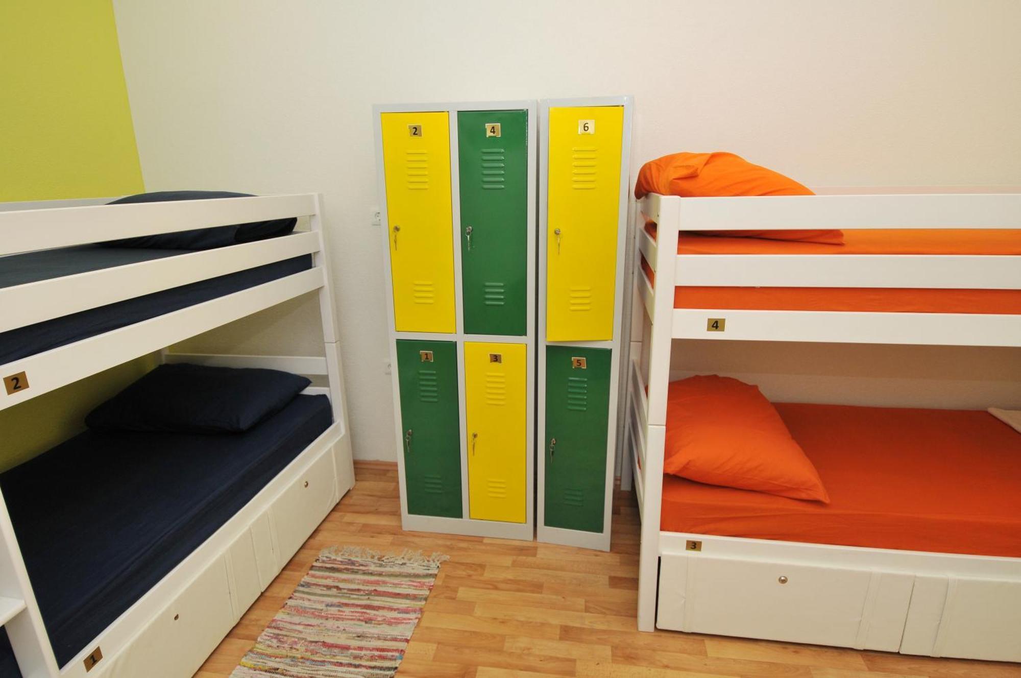 Oasis Hostel スプリト エクステリア 写真